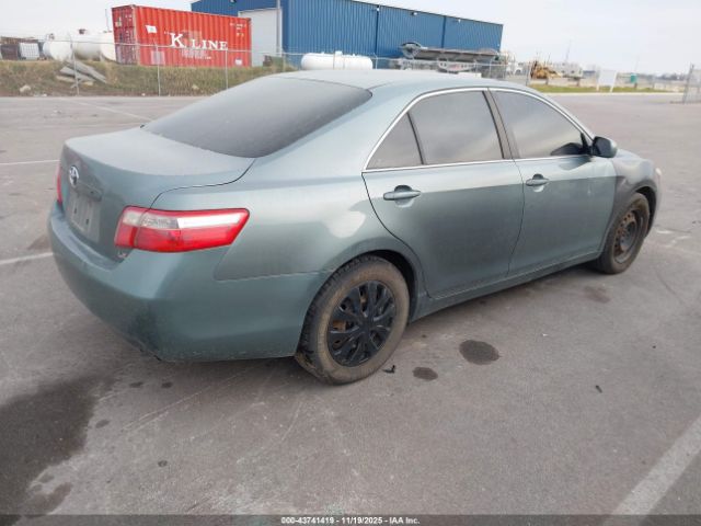 Toyota Camry Le Image 7