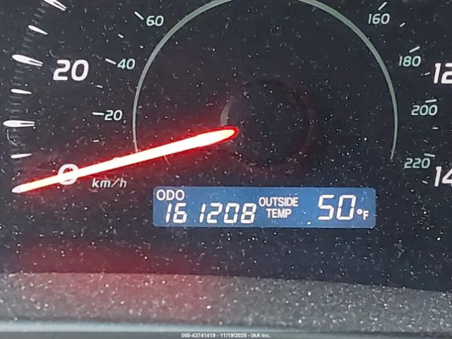 Toyota Camry Le Image 3