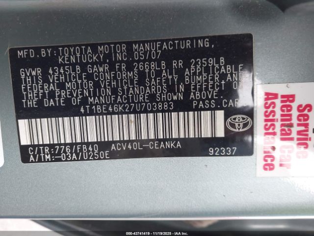 Toyota Camry Le Image 5