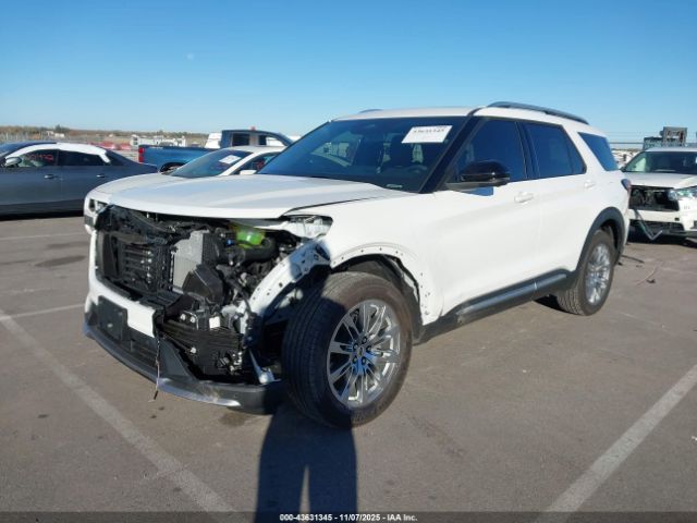 Ford Explorer Platinum Image 10