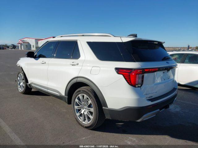 Ford Explorer Platinum Image 13