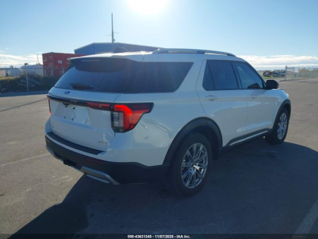 Ford Explorer Platinum Image 4