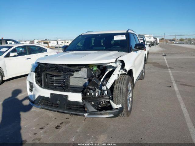 Ford Explorer Platinum Image 7