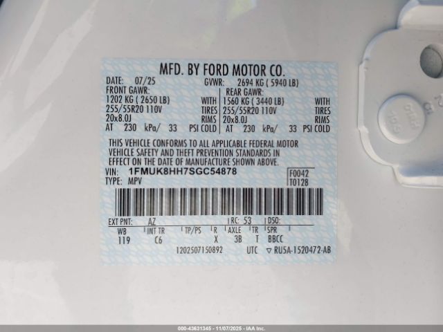 Ford Explorer Platinum Image 5