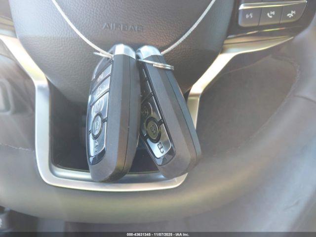 Ford Explorer Platinum Image 16