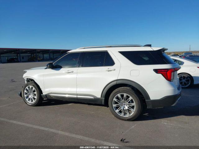 Ford Explorer Platinum Image 15