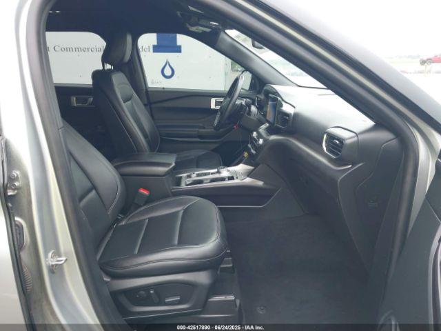 Ford Explorer Xlt Image 9