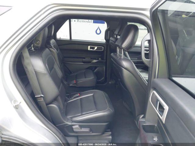 Ford Explorer Xlt Image 4