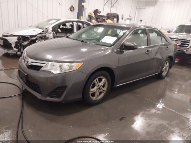 Toyota Camry Le Image 5