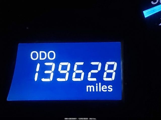 Toyota Camry Le Image 16