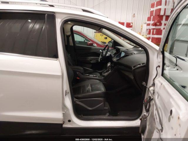 Ford Escape Titanium Image 6