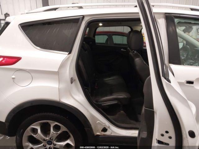 Ford Escape Titanium Image 9