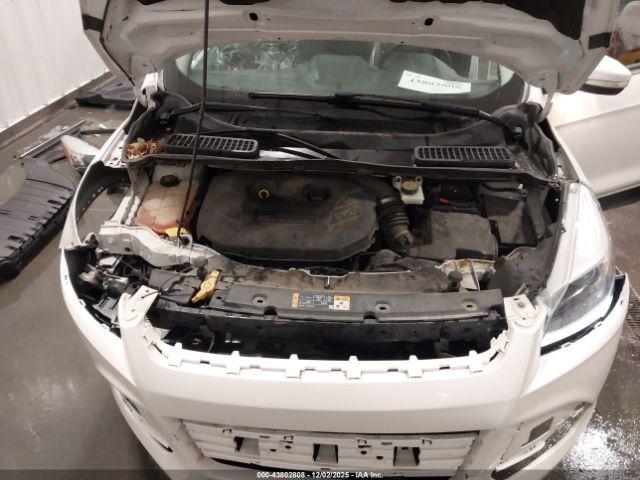 Ford Escape Titanium Image 15