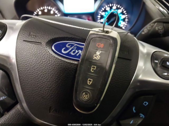 Ford Escape Titanium Image 12