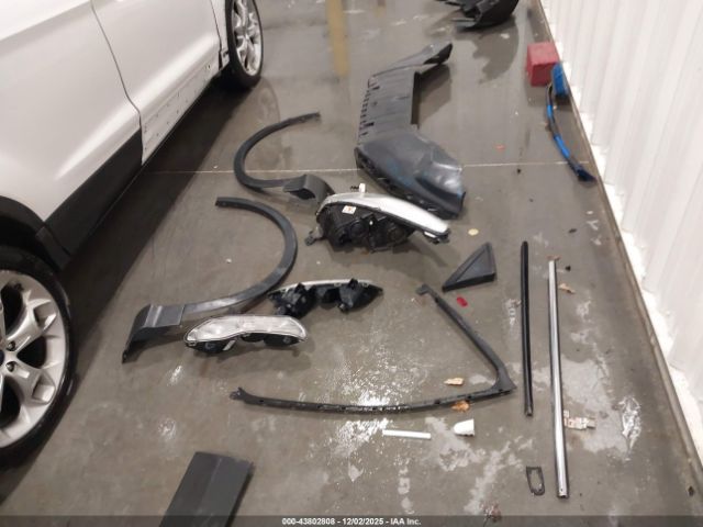 Ford Escape Titanium Image 10