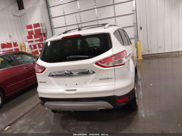 Ford Escape Titanium Image 16