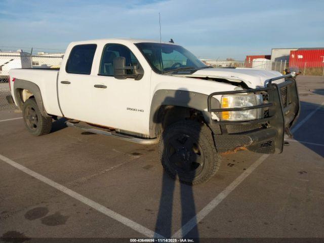  Salvage Chevrolet Silverado 2500