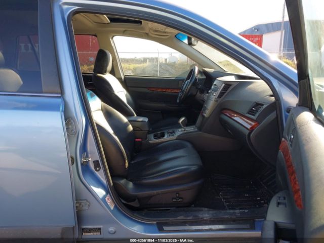 Subaru Outback 2.5i Limited Image 8