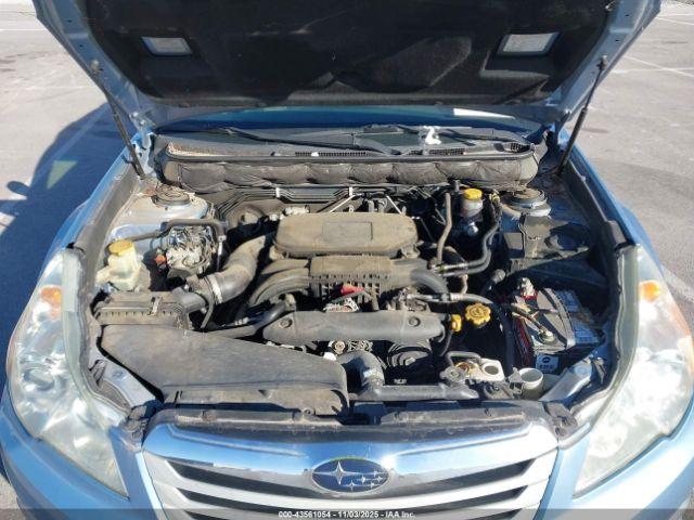 Subaru Outback 2.5i Limited Image 10