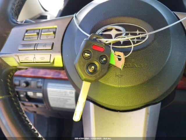 Subaru Outback 2.5i Limited Image 3