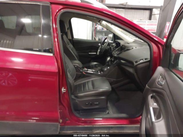 Ford Escape Titanium Image 12