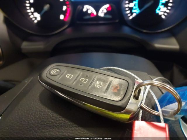 Ford Escape Titanium Image 2