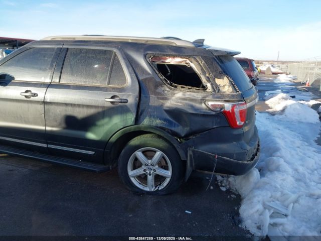 Ford Explorer Xlt Image 3