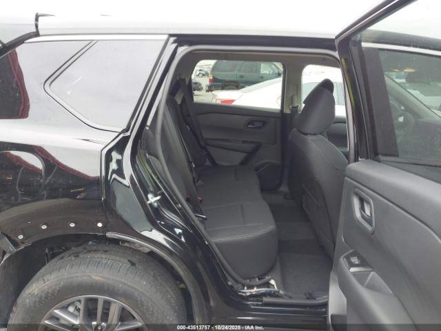 Nissan Rogue S Intelligent Awd Image 7