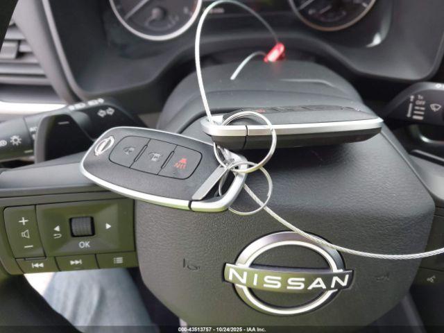 Nissan Rogue S Intelligent Awd Image 13