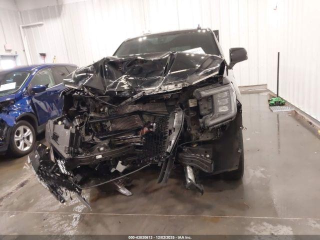 GMC Yukon 4wd Denali Image 2