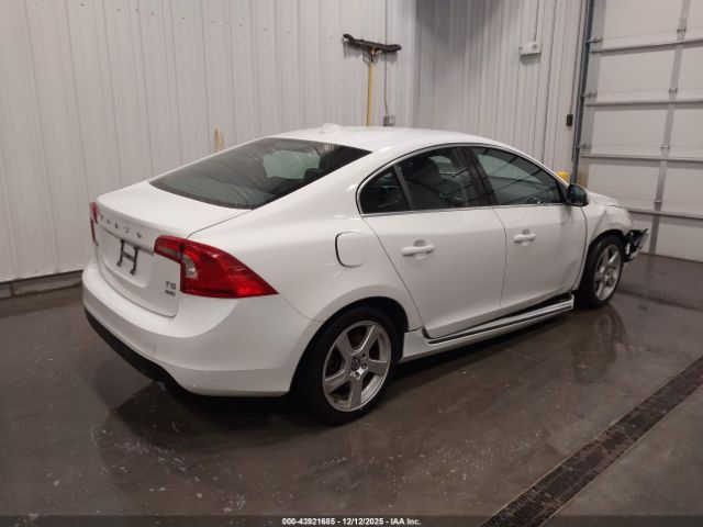 Volvo S60 T5 Image 3