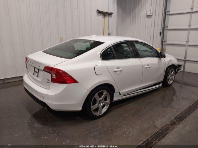 Volvo S60 T5 Image 3