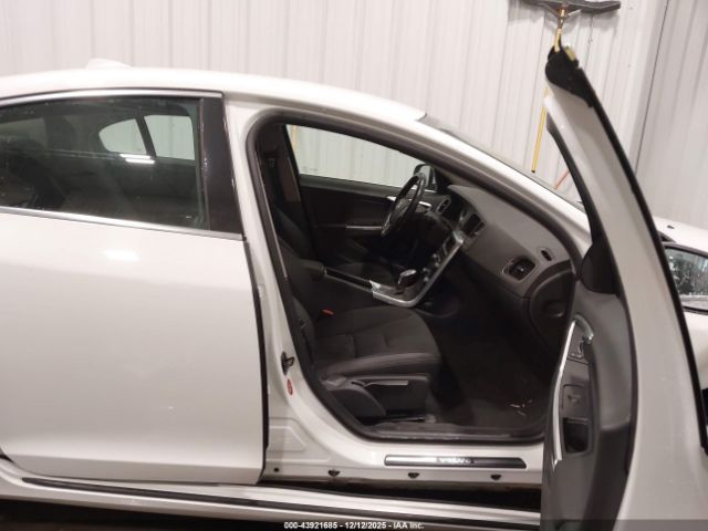 Volvo S60 T5 Image 5