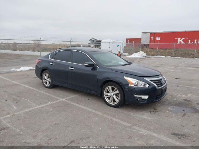  Salvage Nissan Altima
