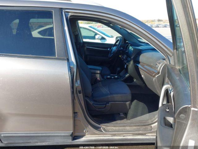 Kia Sorento Lx V6 Image 12