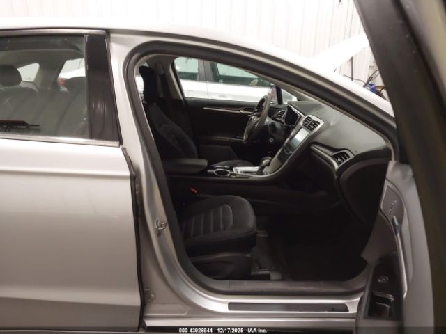 Ford Fusion Se Image 6