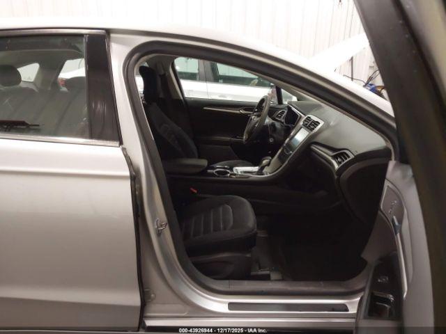 Ford Fusion Se Image 6