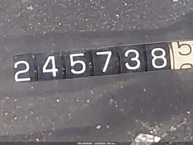 Chevrolet Suburban K1500 Image 4