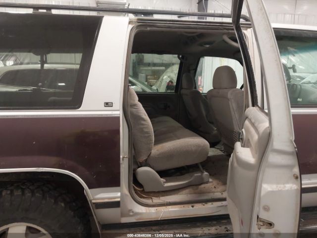 Chevrolet Suburban K1500 Image 5