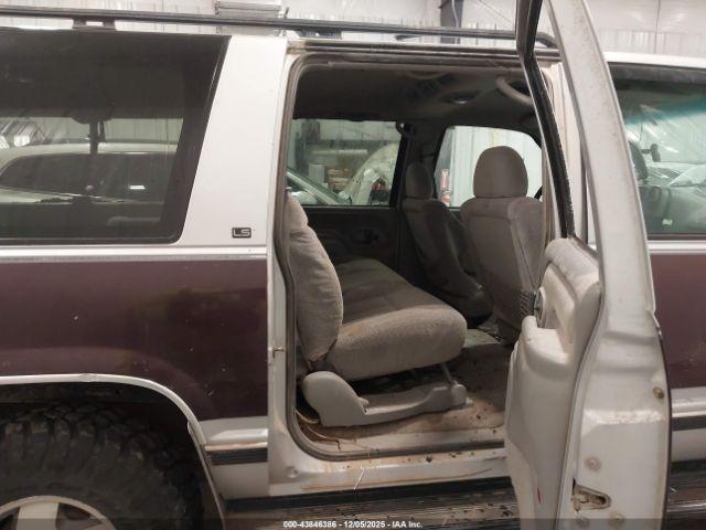 Chevrolet Suburban K1500 Image 5