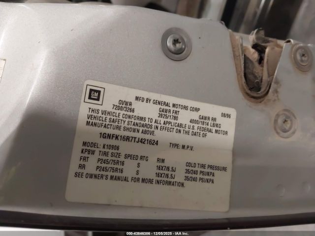 Chevrolet Suburban K1500 Image 7