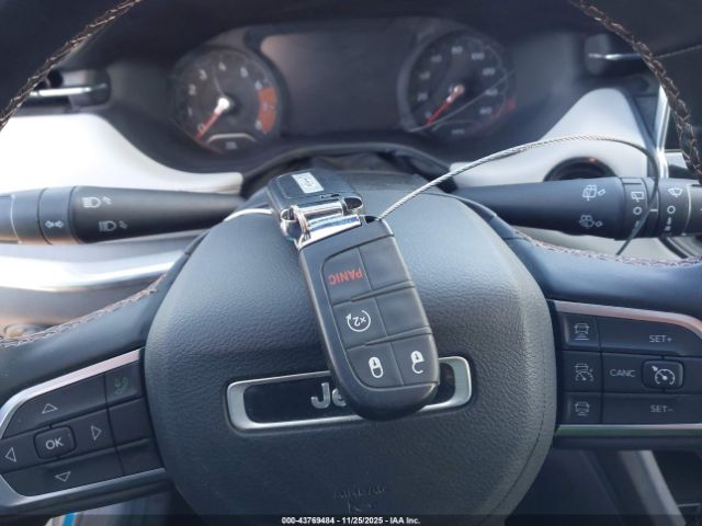 Jeep Compass Limited 4x4 Image 9