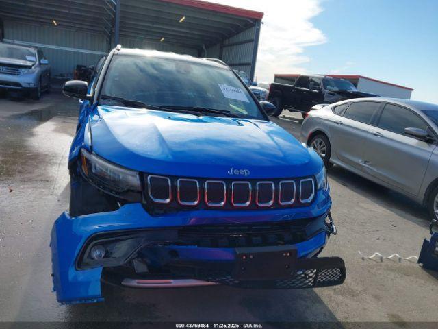 Jeep Compass Limited 4x4 Image 4