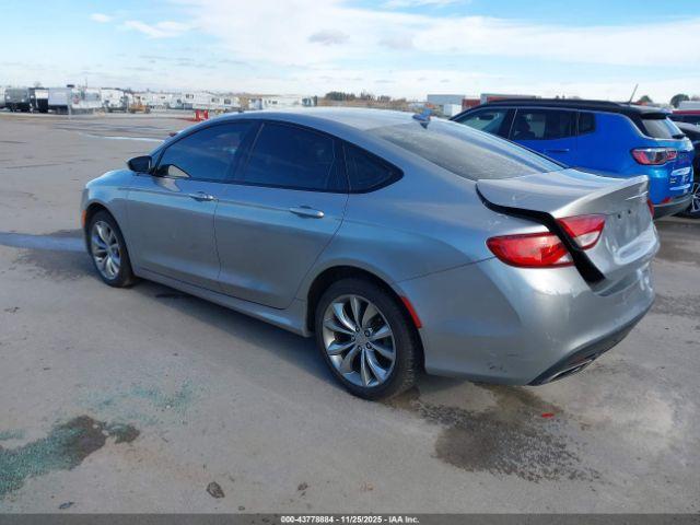 Chrysler 200 S Image 5