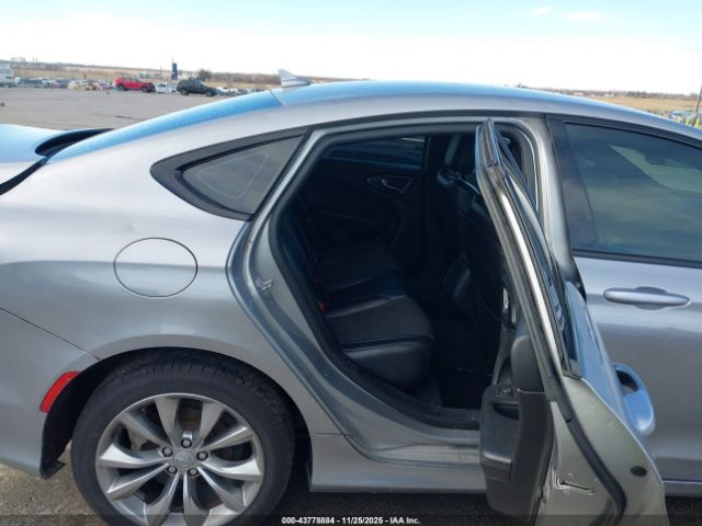 Chrysler 200 S Image 7