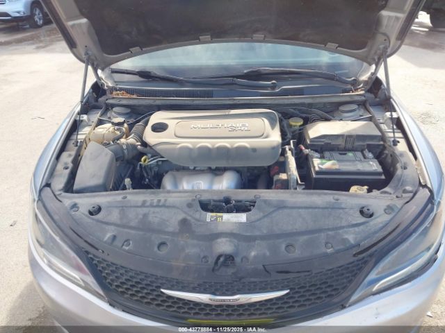 Chrysler 200 S Image 17