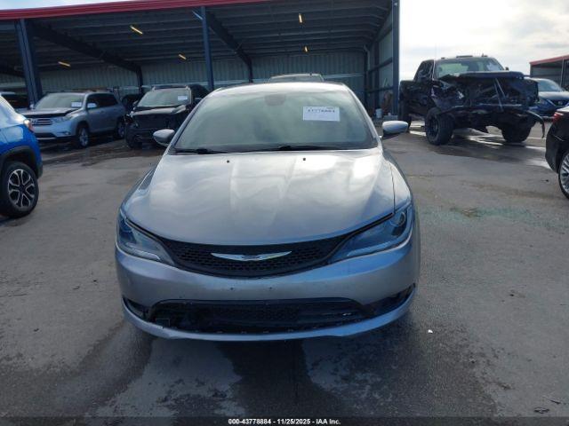 Chrysler 200 S Image 6