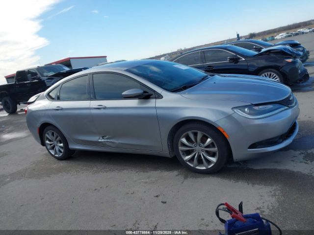 Chrysler 200 S Image 9
