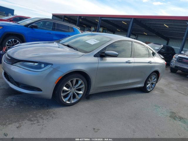 Chrysler 200 S Image 8