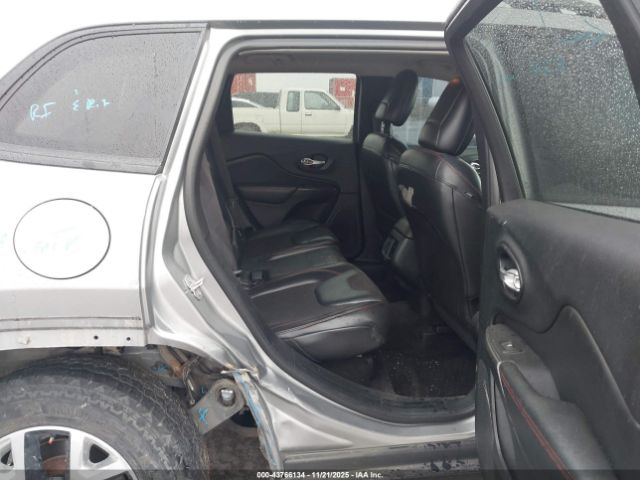 Jeep Cherokee Trailhawk Image 5